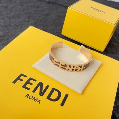 Браслет Fendi 
