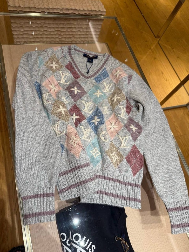 Джемпер Louis Vuitton 