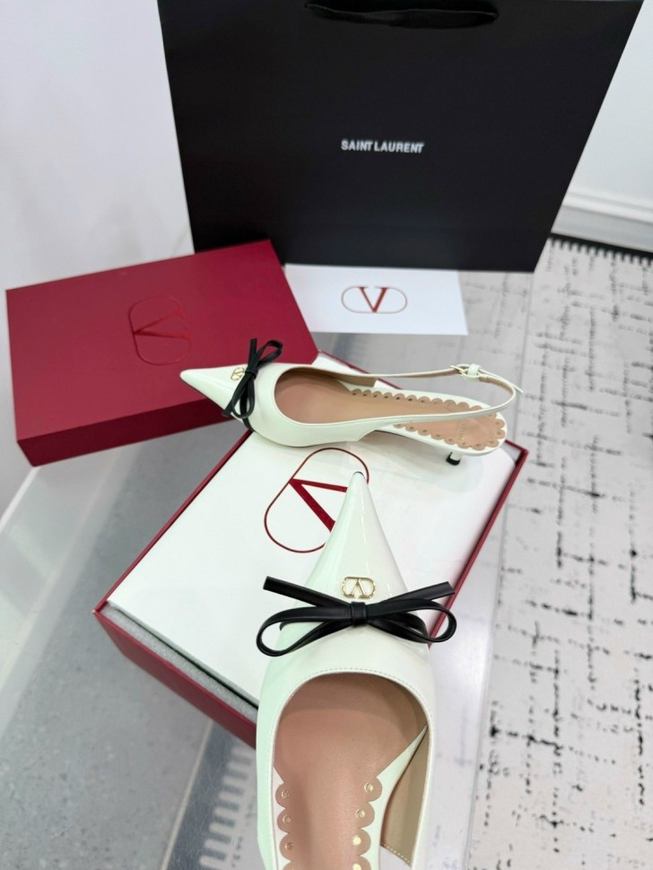 Слингбэки Valentino  