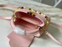 Сумка Louis Vuitton Capucines BB