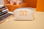 Косметичка Louis Vuitton Косметичка Louis Vuitton