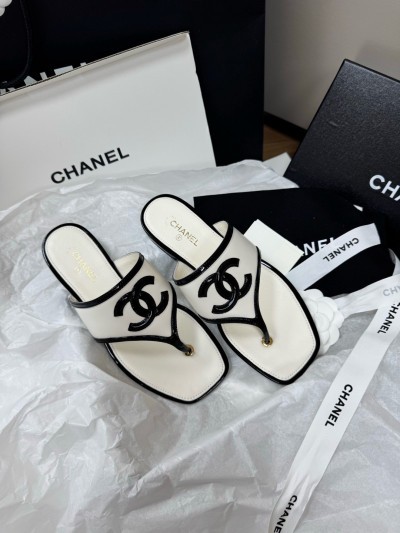 Шлепки Chanel 