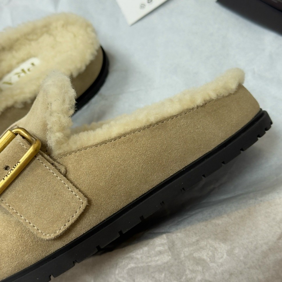 Меховые мюли Prada