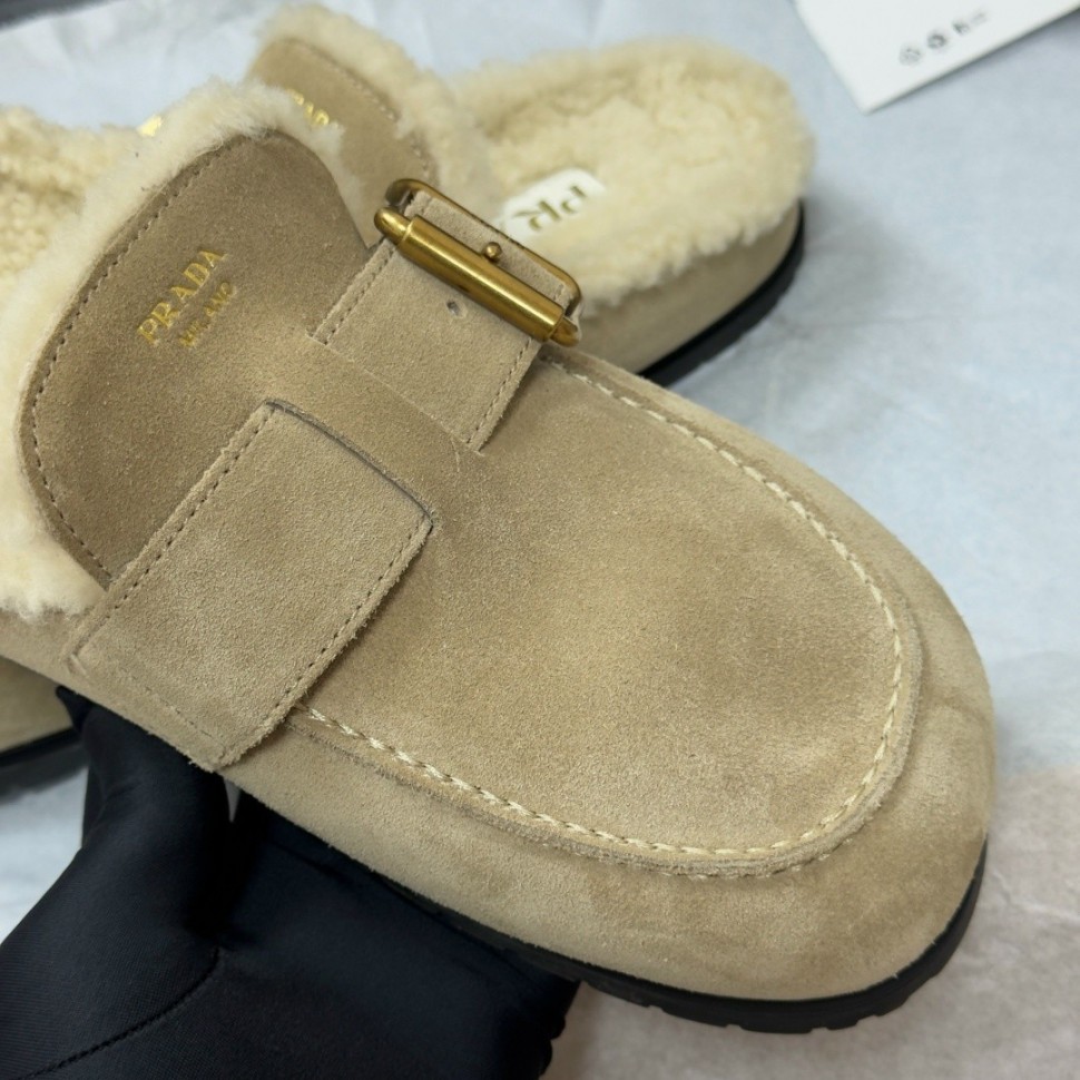 Меховые мюли Prada