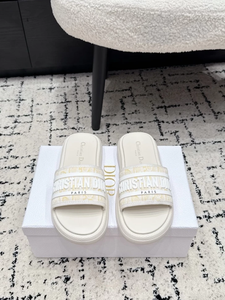 Шлепки Dior    