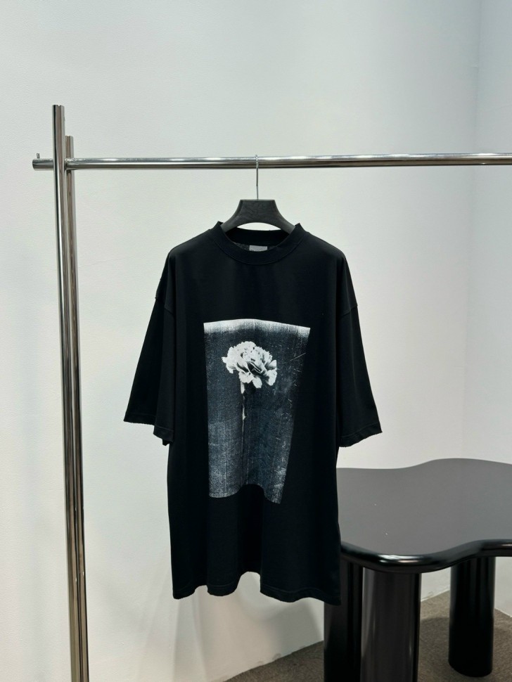 Футболка Balenciaga 