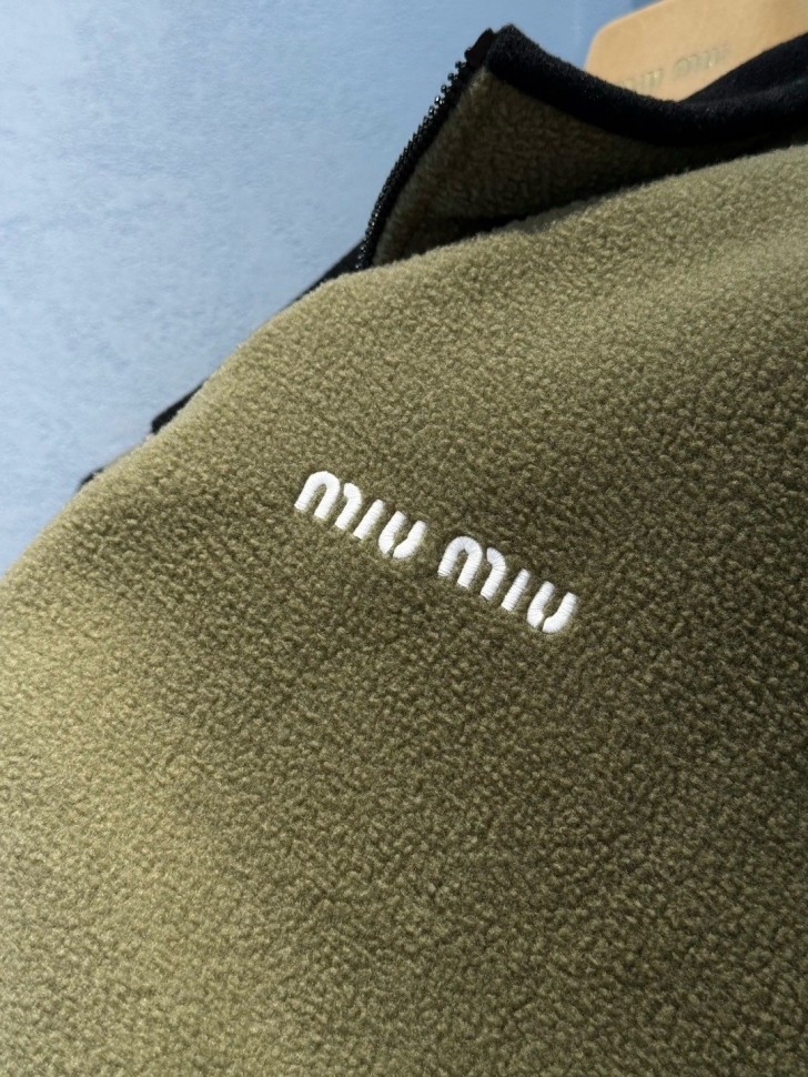 Жилет Miu Miu 