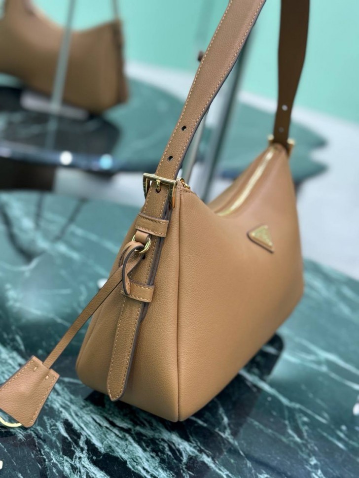 Сумка Prada    