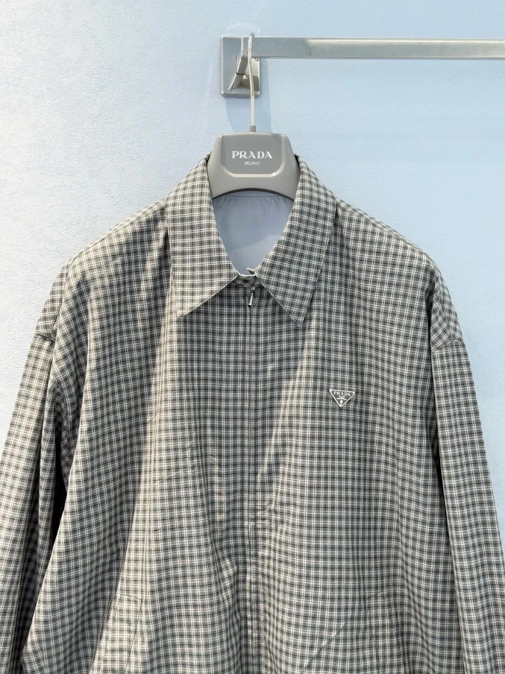 Бомбер Prada