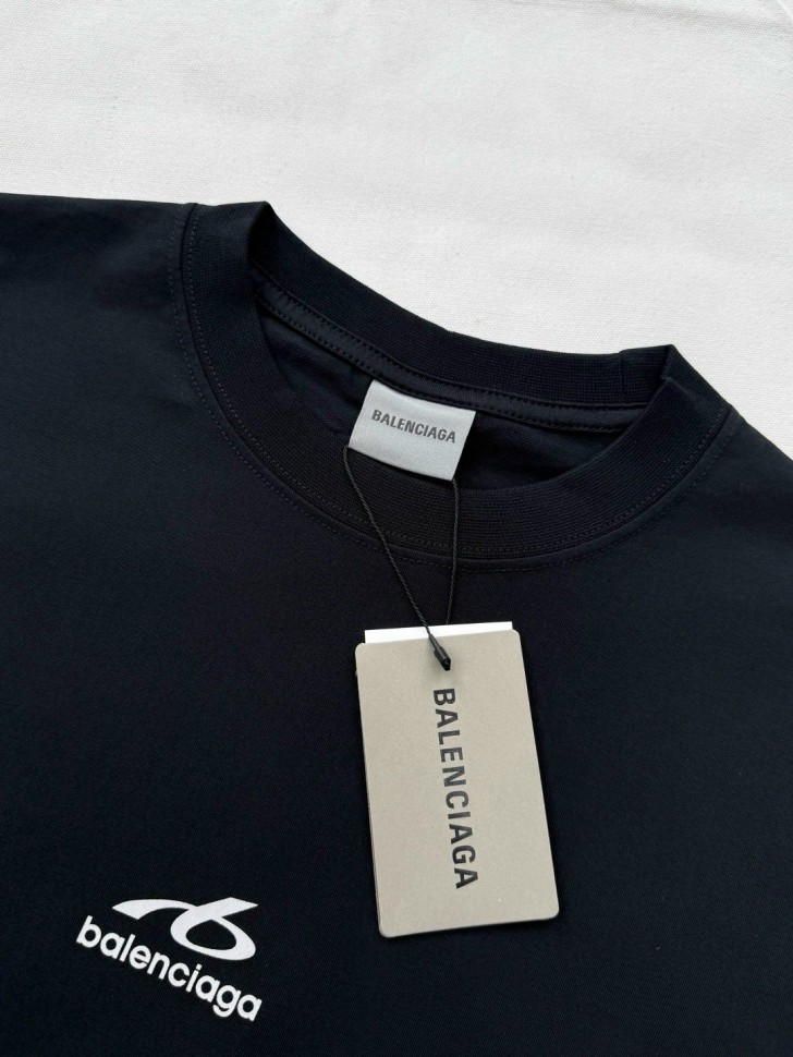 Футболка Balenciaga
