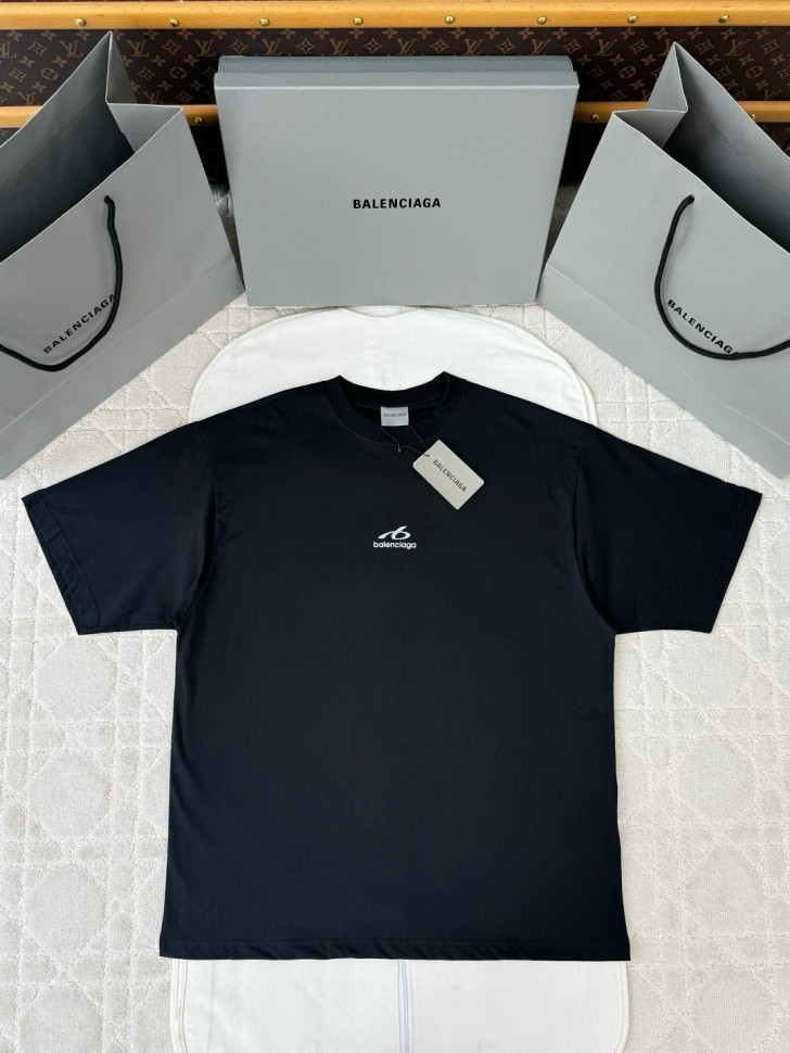Футболка Balenciaga
