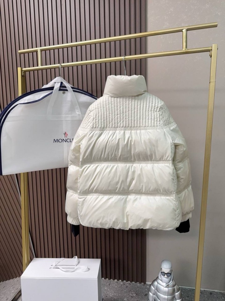 Пуховик Moncler