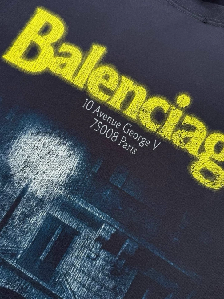 Футболка Balenciaga