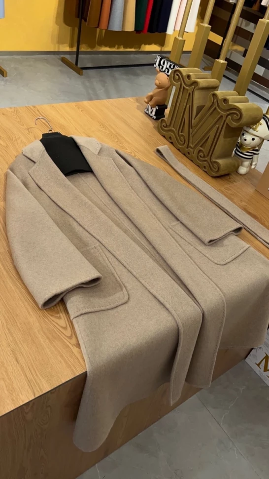 Пальто Max Mara    