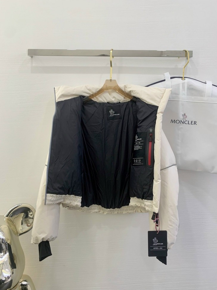 Пуховик  Moncler   