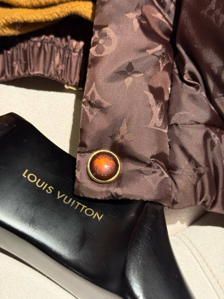 Пуховик Louis Vuitton  