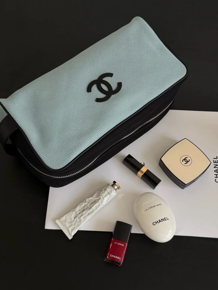 Сумка-косметичка Chanel     