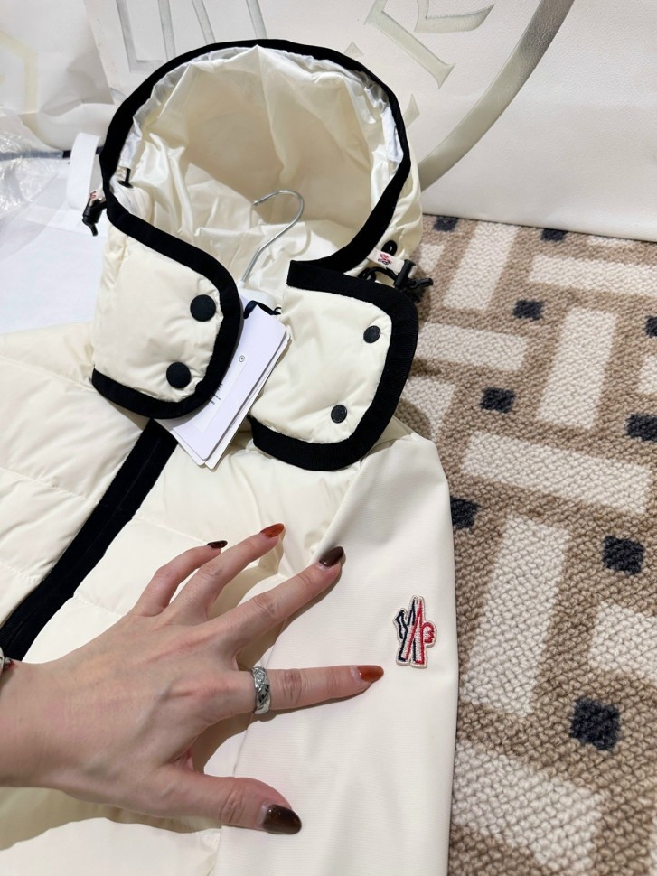 Горнолыжная куртка Moncler