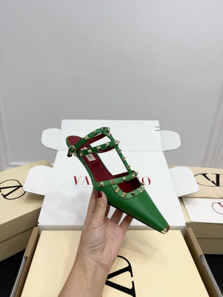 Слингбэки Valentino