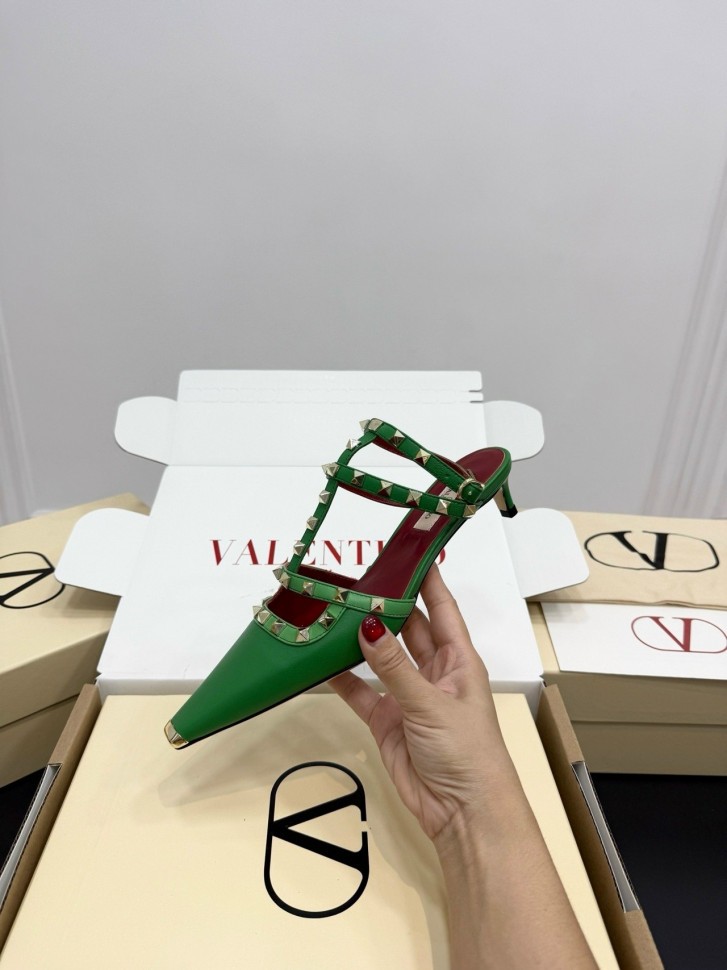 Слингбэки Valentino