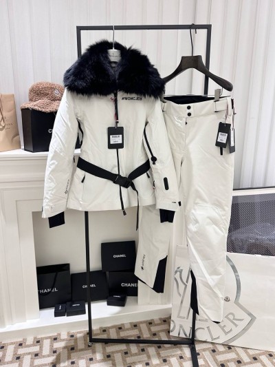 Горнолыжный костюм Moncler    