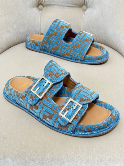 Шлепки FENDI