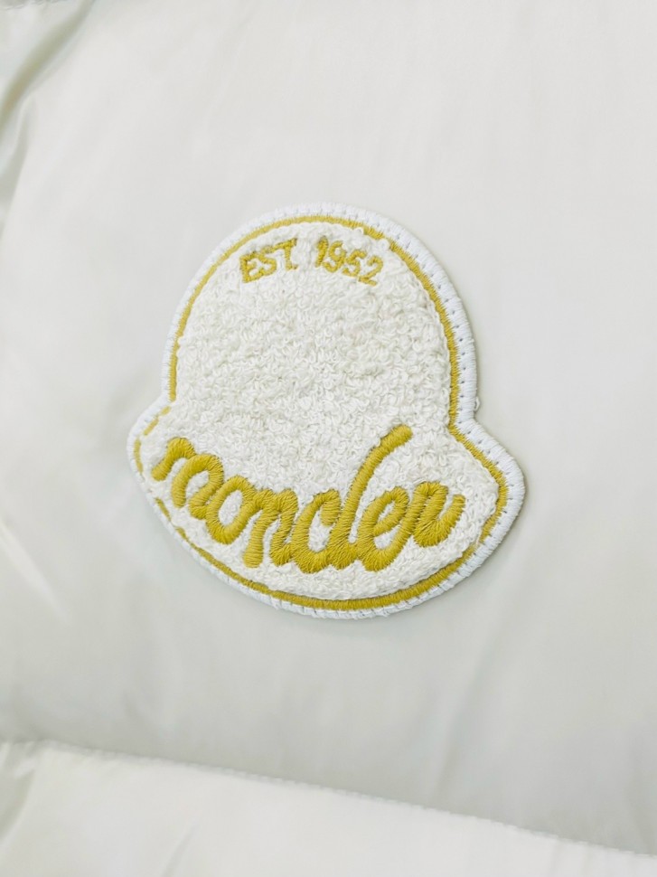 Жилет Moncler 