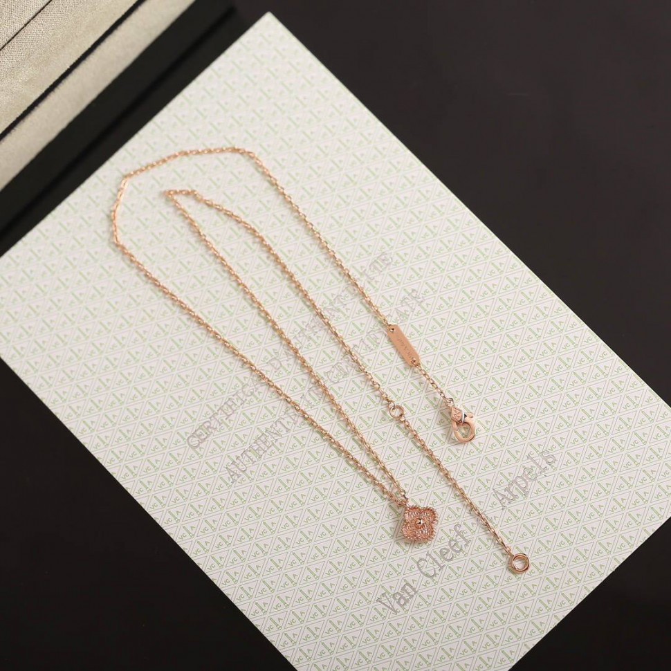 Колье Van Cleef & Arpels Sweet Alhambra  