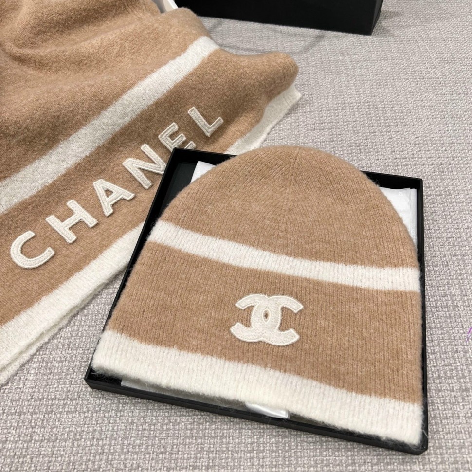 Шапка Chanel  